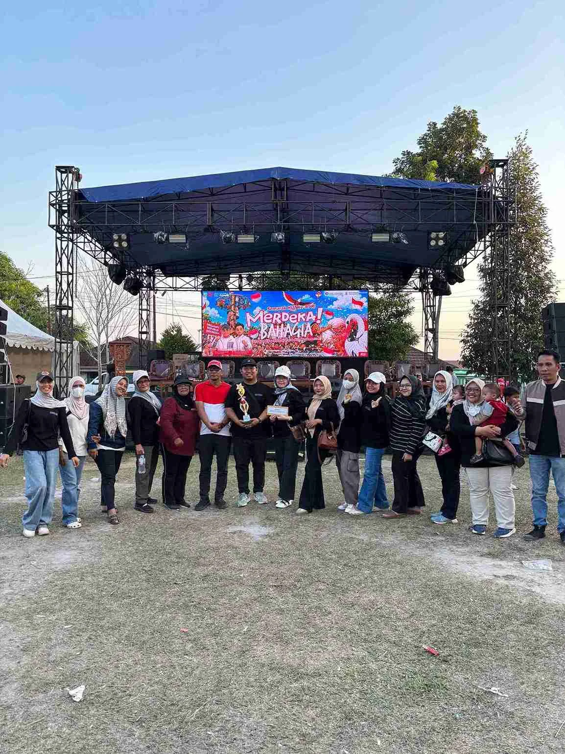 Semarak HUT RI ke-81, Kecamatan Kotabaru Ikut Berpartisipasi dalam Lomba Tarik Tambang Pemkot Jambi